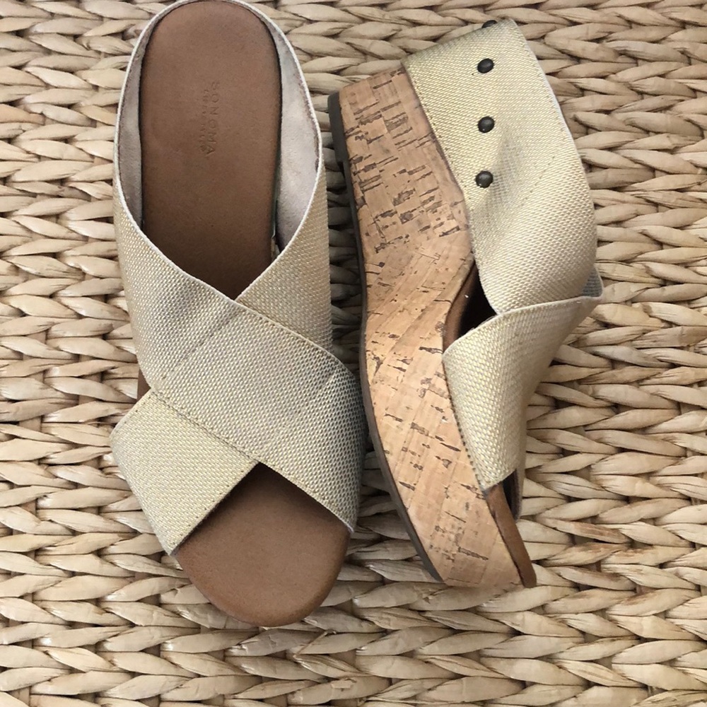 Sonoma Gold Wedges size 7.5